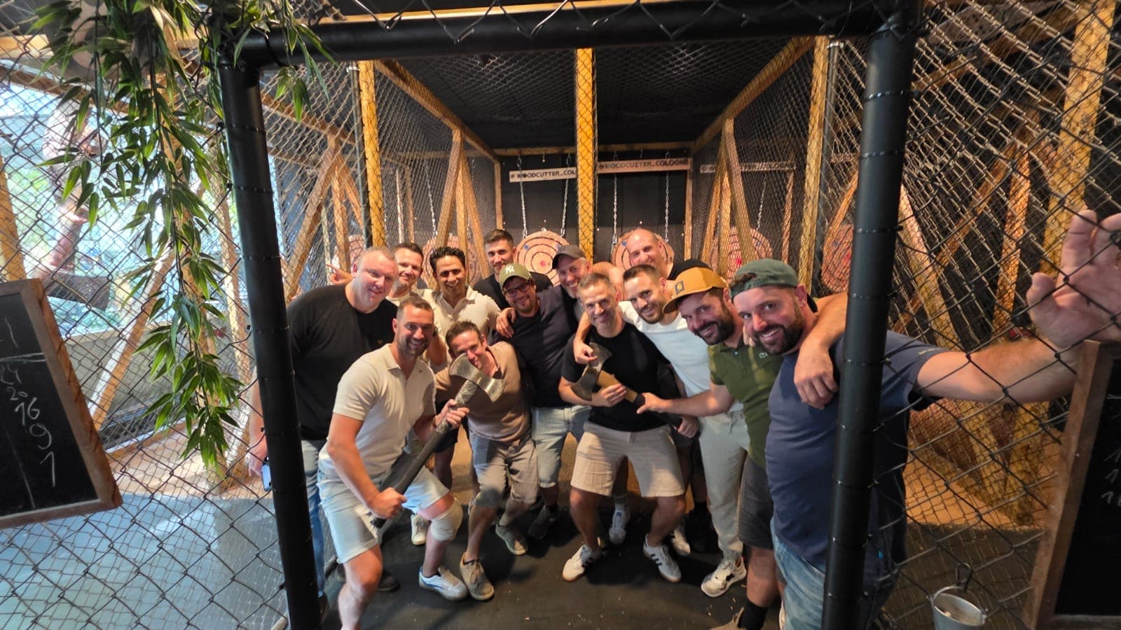 Axtwerfen und Brauhaus-Tour für den JGA in Köln